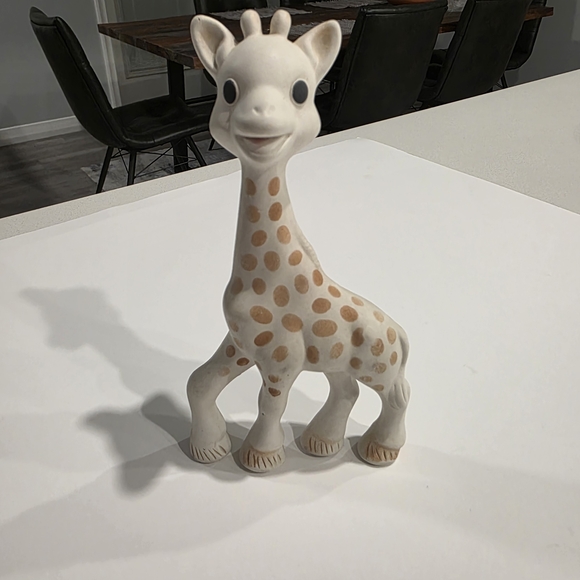 Sophie Adorable Giraffe Teether Toy - Picture 4 of 7